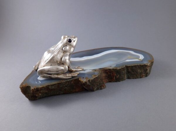 Frog sculpture with semi precious stone base