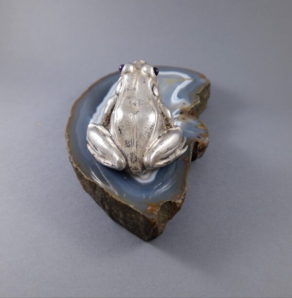 Frog sculpture with semi precious stone base
