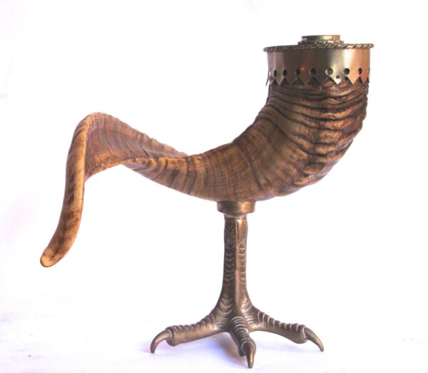 Timeless Elegance: Handcrafted Horn Decor Sculpture