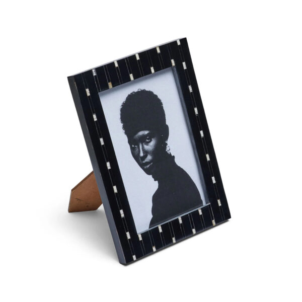 Black Resin & Horn Inlay Photo Frame – A Fusion of Elegance & Artistry