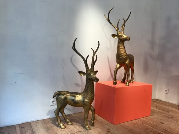 Elegant Metal Deer Sculpture – A Timeless Symbol of Grace & Tranquility