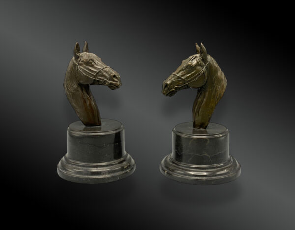 Majestic Brass Horse Head Sculpture – A Timeless Symbol of Strength & Grace