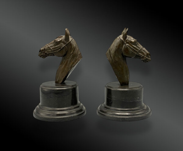 Majestic Brass Horse Head Sculpture – A Timeless Symbol of Strength & Grace